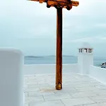 Stef Villa *